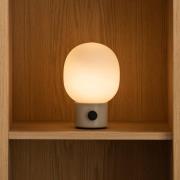 Audo JWDA batteridrevet bordlampe, alabaster