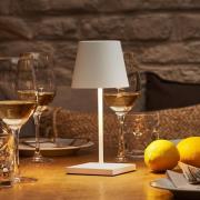 Nuindie mini LED oppladbar bordlampe, USB-C, hvit, IP54, dimbar