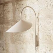 ferm LIVING Arum Svingbar vegglampe, beige, 47 cm, støpsel