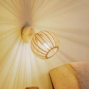 Vegglampe Paz hvit med trelamell-kuppel