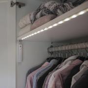 LED-lysbånd med bevegelsessensor, batteridrift