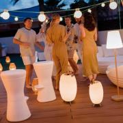 Newgarden LED-batteridrevet gulvlampe Apolo, hvit, PE, IP44