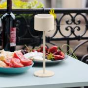 LED-batteridrevet bordlampe Juna, sandbeige Høyde 25 cm Metall, IP54