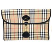 Pre-owned Fabric clutches