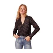 Victorian-inspirert V-hals bluse med blonder