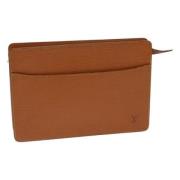 Pre-owned Leather clutches