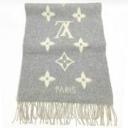 Pre-owned Cashmere scarves