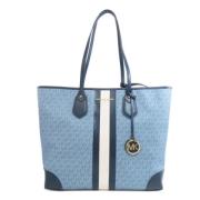 Pre-owned Fabric handbags