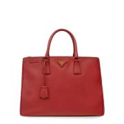 Pre-owned Leather handbags