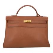 Pre-owned Leather handbags