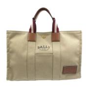 Pre-owned Canvas handbags