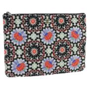 Pre-owned Fabric clutches