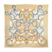 Pre-owned Silk scarves