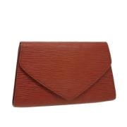 Pre-owned Leather clutches