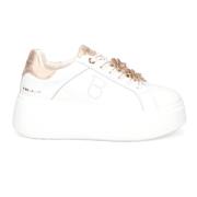 Hvite Skinn Platform Sneakers med Rhinestone Blomst